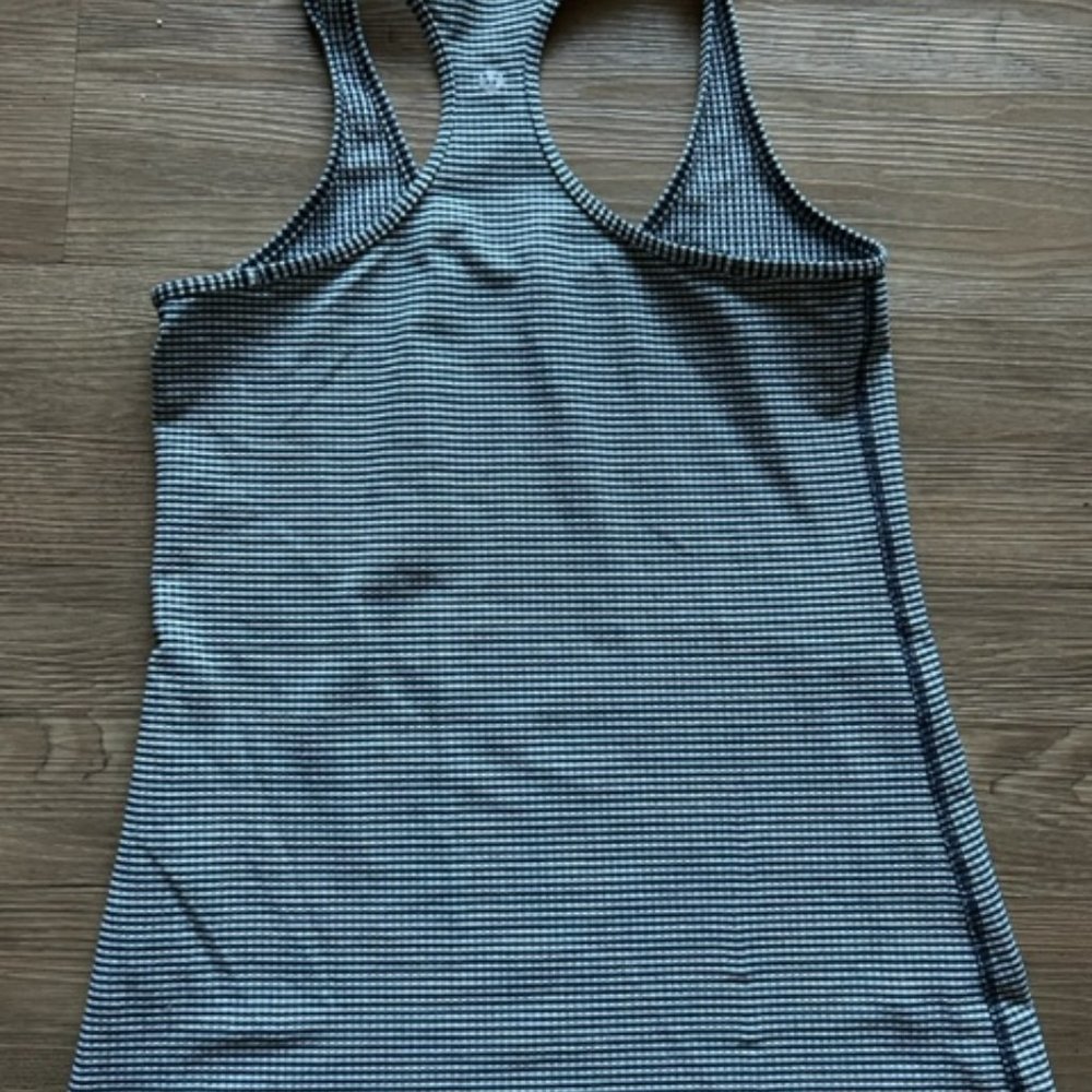 Lululemon gingham tank - Picture 2 of 4